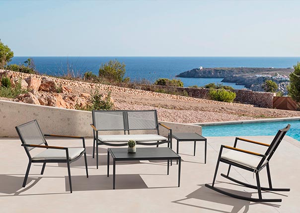 Why Choose Aluminum Outdoor Furniture?